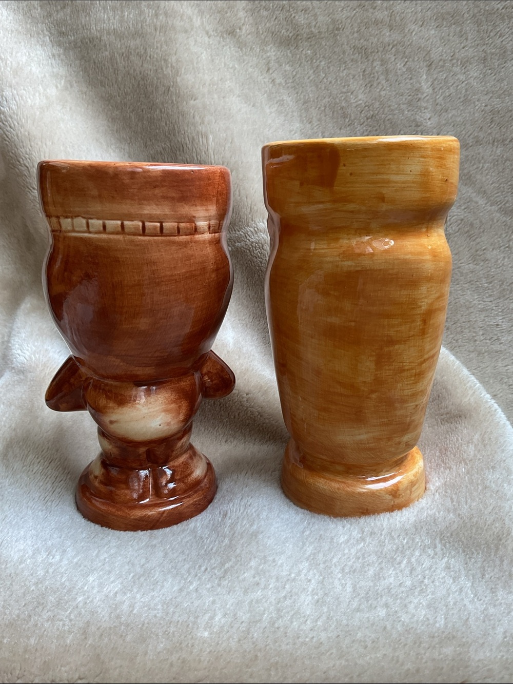 Pair of Ceramic Tiki Mugs in Brown and Amber - Picture 2 of 4